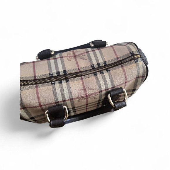 Burberry Beige Checkered Women's Bag - Picture 6 of 10